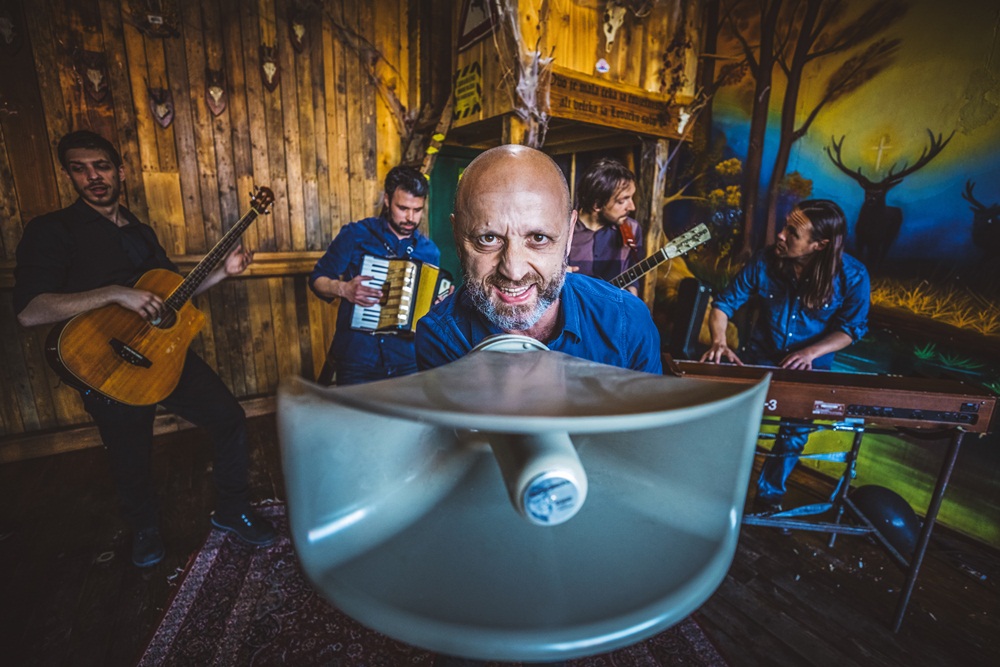 Mile Kekin predstavlja novi spot sa hvaljenog albuma „Kuća bez krova”