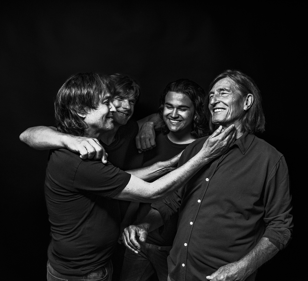 VLADO KALEMBER I SREBRNA KRILA U MTS DVORANI 4. DECEMBRA – PORED NAJVEĆIH HITOVA, SVIRAĆE I NUMERE SA NOVOG ALBUMA „LJUBAV IMA DVA ŽIVOTA“