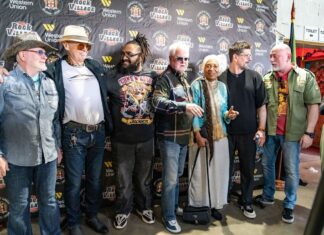 MUZIČKI MOST SRBIJE I JAMAJKE – YU GRUPA U PREPUNOM DORĆOL PLATZU PREDSTAVILA NOVI ALBUM „BUS TO ZION“