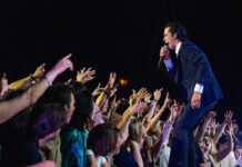 MUZIČKA PROPOVED PRED SKORO 10.000 LJUDI – NICK CAVE & THE BAD SEEDS NA KALEMEGDANU ODRŽALI KONCERT KOJI ĆE SE DUGO PAMTITI